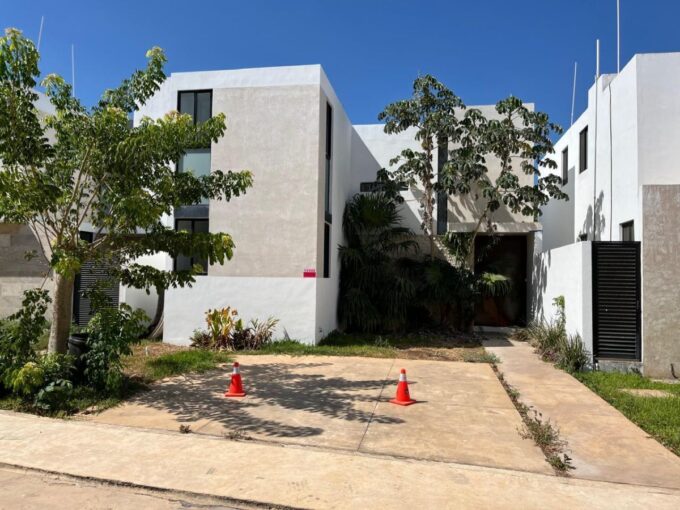 Casa en venta al Norte de Mérida Privada Amantea Cholul